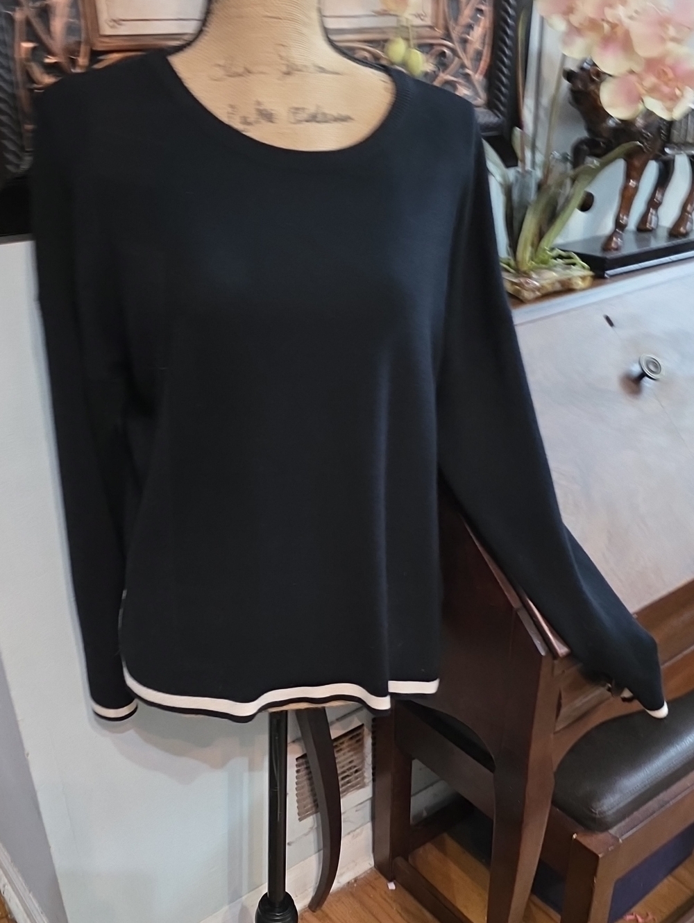 Classic Black Long-Sleeve Women's Top with Contrast Trim